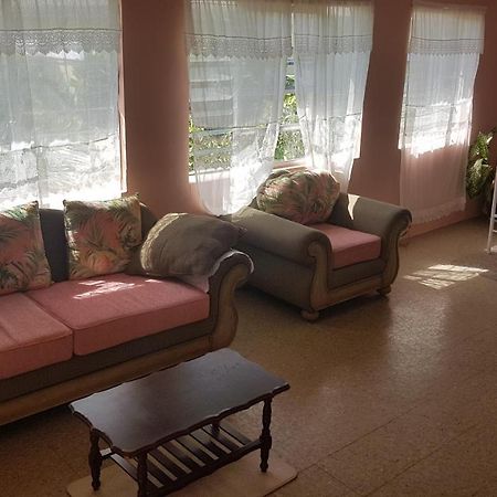 Appartamento Rain Bridgetown Esterno foto